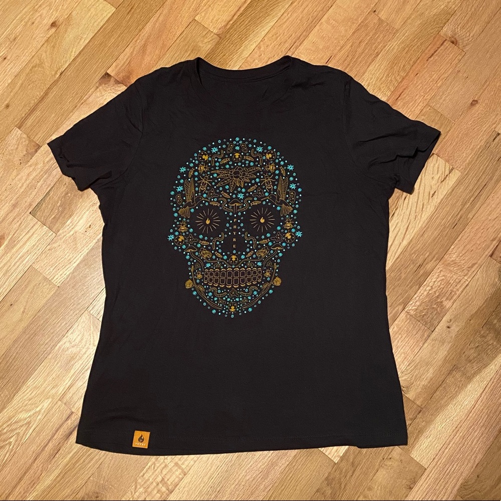 Black tee